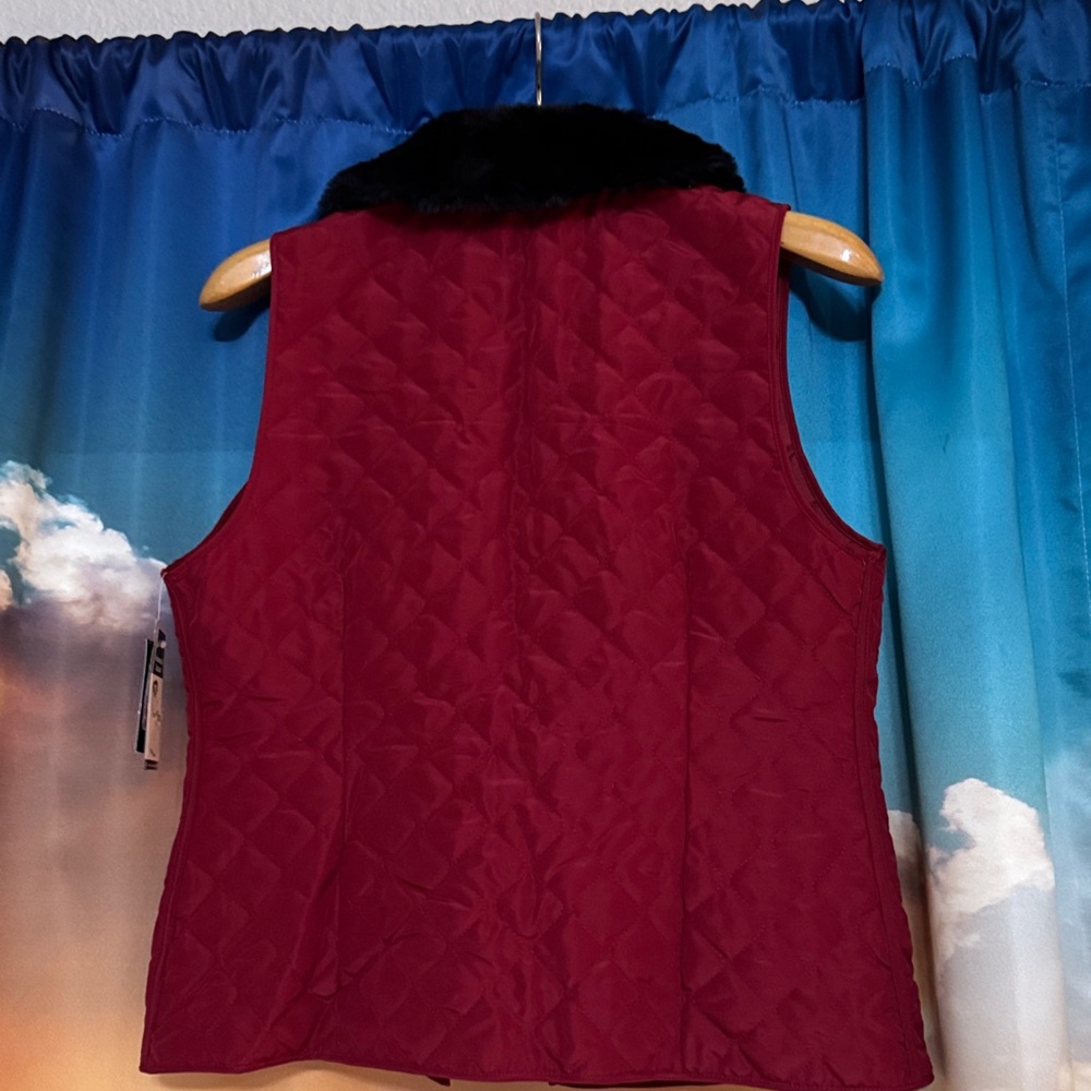 I.N. Studio Red Quilted Vest with Black Faux Fur Collar - Picture 2 of 4